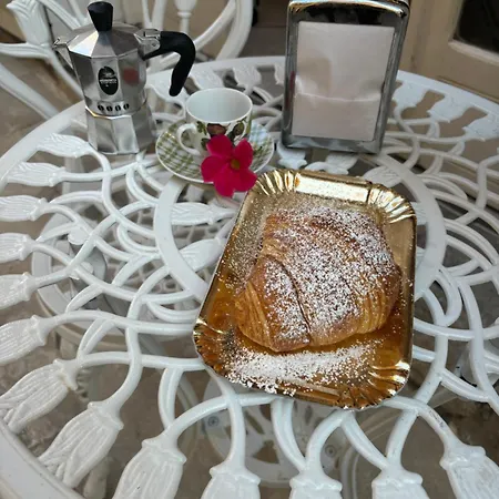 Alojamento de Acomodação e Pequeno-almoço Palazzo De Matteo 4*